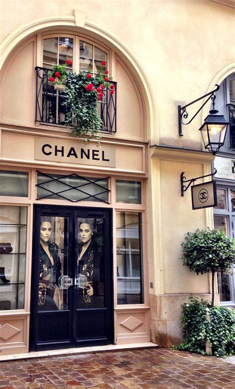 chanel interior|chanel storefront.